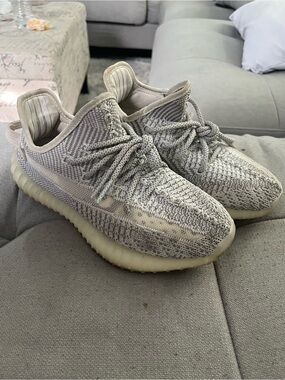 Yezzy Low-Top Athletic Sneakers in Neutral Tones